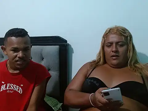 Kiarayalex online show from 10/15/25, 05:51