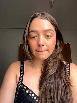 Snapshot of luiza_barcelos chatting on 10/08/25, 12:25 luiza barcelos online show from 10/08/25, 12:25