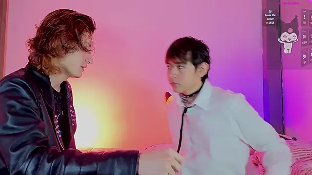 Snapshot of Darcy_and_Stolas chatting on 10/10/25, 02:32 Darcy and Stolas online show from 10/10/25, 02:32