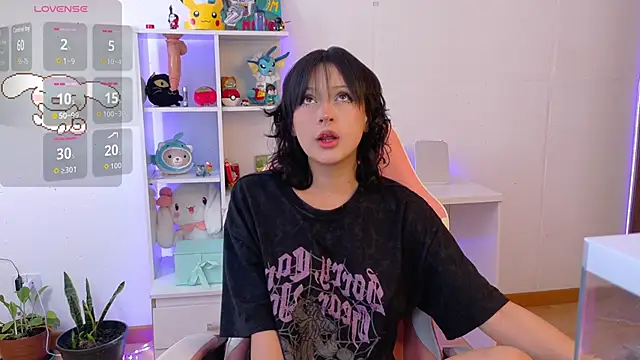 Sallie Doll online show from 11/22/25, 06:51