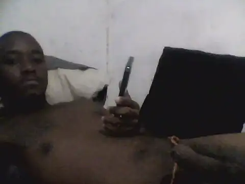 Snapshot of Thabisomgaga1 chatting on 01/15/26, 04:28 Thabisomgaga1 online show from 01/15/26, 04:28