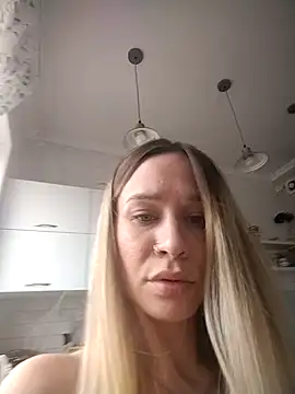 Snapshot of Anita_Delicious chatting on 04/13/26, 01:38 Anita Delicious online show from 04/13/26, 01:38