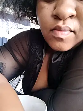 Snapshot of thicknjuicyx chatting on 10/07/25, 07:27 thicknjuicyx online show from 10/07/25, 07:27