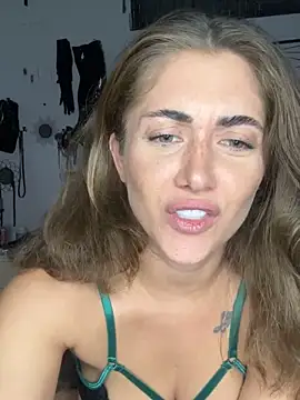 Snapshot of Malasantababy chatting on 10/07/25, 10:18 Malasantababy online show from 10/07/25, 10:18