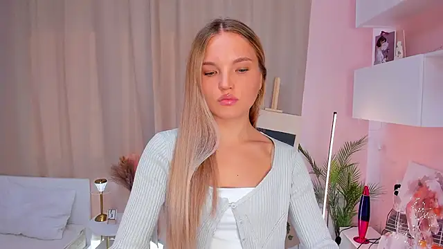 JulieLupo online show from 10/02/25, 07:04