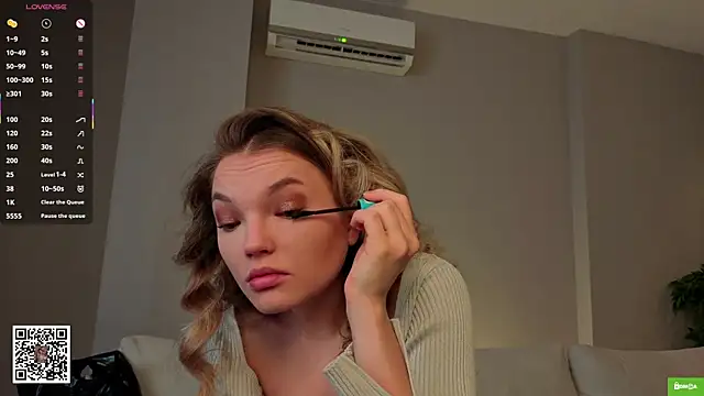 JulieLupo online show from 01/18/26, 06:06