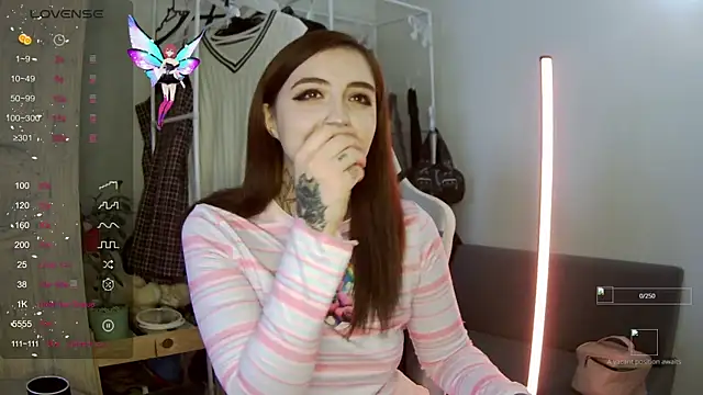 Snapshot of Rin_andersonn chatting on 10/04/25, 07:50 Rin andersonn online show from 10/04/25, 07:50