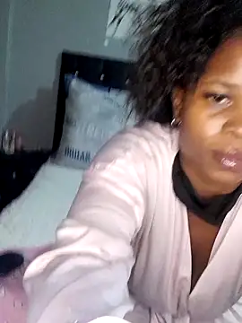 Snapshot of Jessy_B69 chatting on 10/17/25, 11:24 Jessy B69 online show from 10/17/25, 11:24