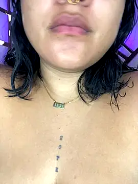 Snapshot of AryRose_ chatting on 10/08/25, 12:25 AryRose  online show from 10/08/25, 12:25