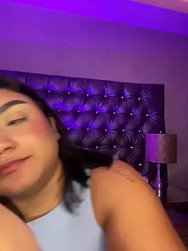 Snapshot of AryRose_ chatting on 10/12/25, 12:48 AryRose  online show from 10/12/25, 12:48