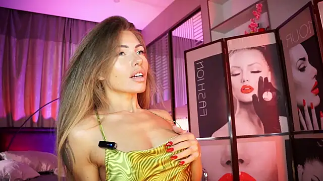 Nikki Amour online show from 10/07/25, 08:00