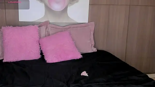 saraycollins online show from 06/05/26, 03:35
