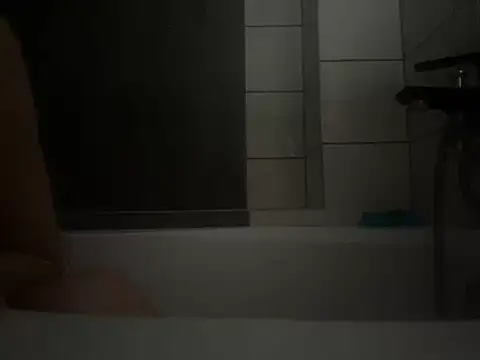 Snapshot of pleasedontpressaredburton chatting on 10/27/25, 07:56 pleasedontpressaredburton online show from 10/27/25, 07:56