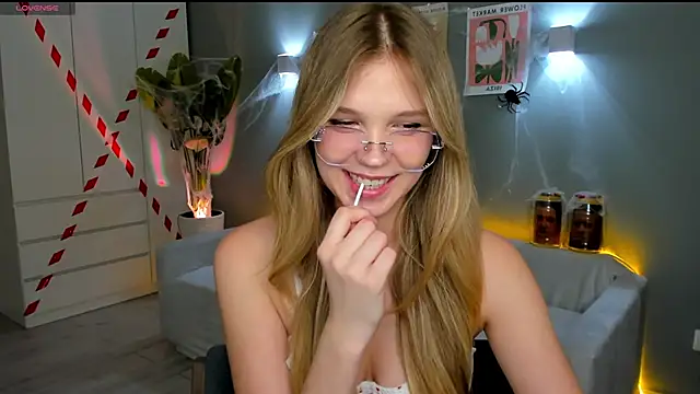 linakorvin online show from 10/27/25, 01:15