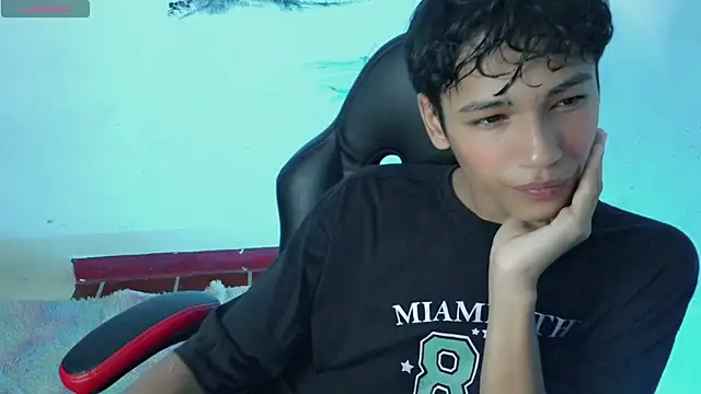 Im david02 online show from 10/20/25, 01:00