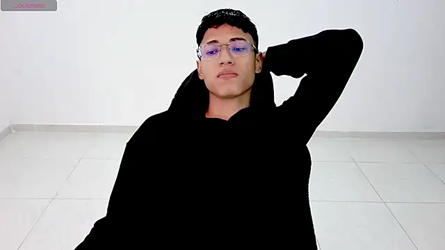 Im david02 online show from 04/15/26, 02:02