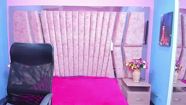 sarah sweett  online show from 10/06/25, 01:19