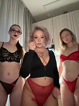 RollDolls online show from 12/21/25, 05:03