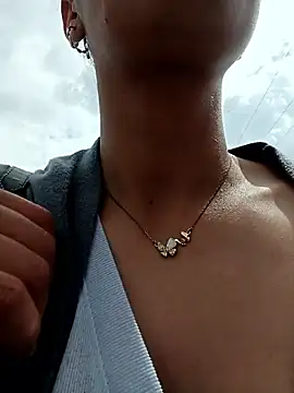 Jade 1-9 online show from 10/08/25, 07:00