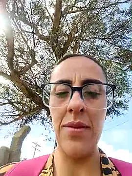 Jade 1-9 online show from 10/21/25, 02:29