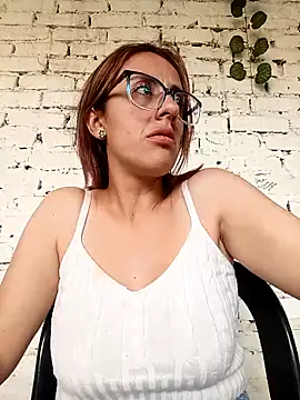 Jade 1-9 online show from 11/05/25, 08:09