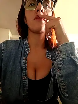 Jade 1-9 online show from 12/16/25, 05:40