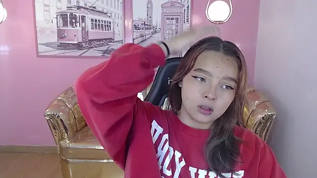 mia foster t online show from 10/05/25, 12:36