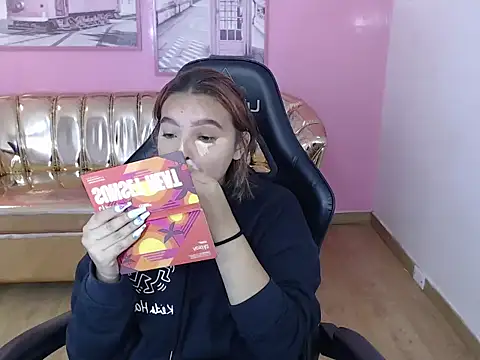 mia foster t online show from 10/18/25, 01:01