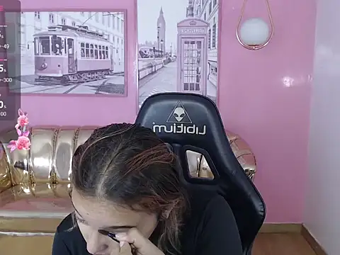 mia foster t online show from 11/06/25, 12:50