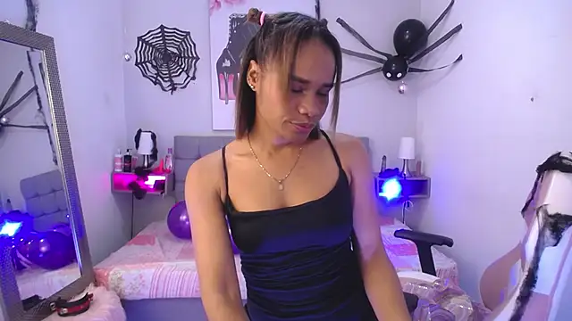 ingrid03 taffur online show from 10/22/25, 07:57