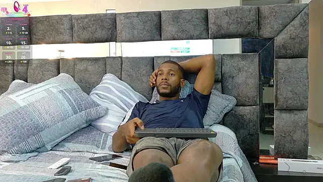 Snapshot of johnjaguar1_ chatting on 10/02/25, 07:04 johnjaguar1 online show from 10/02/25, 07:04