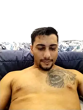 gooddboy01 online show from 10/27/25, 07:51