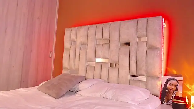 Emily knights online show from 02/06/26, 08:23