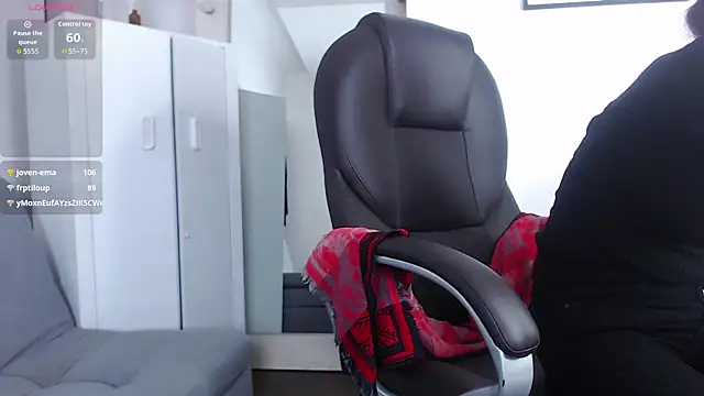 alexia james  online show from 04/16/26, 10:12