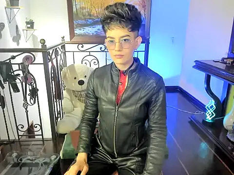 Zulyhenao online show from 10/14/25, 02:23