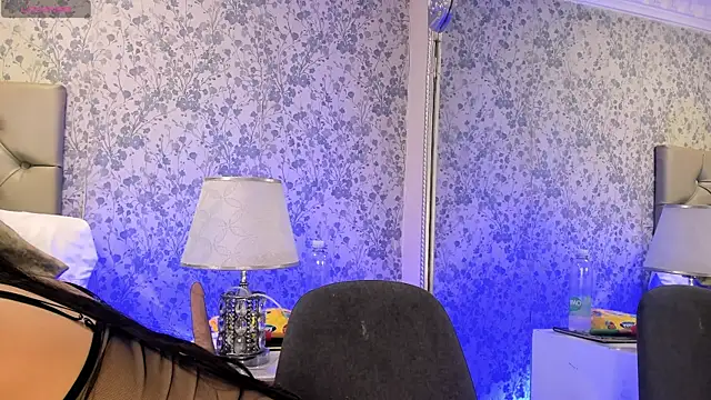 Clohe Bell online show from 01/12/26, 01:27