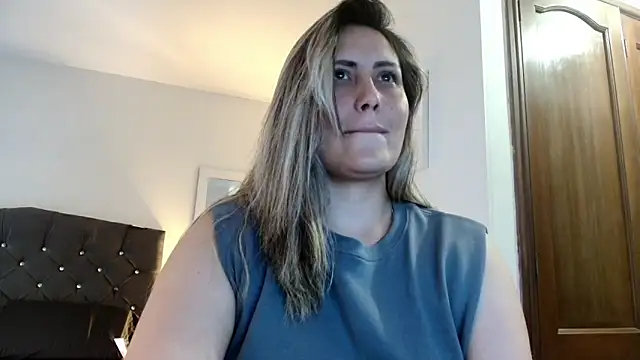 Snapshot of walker_leah88 chatting on 10/22/25, 03:12 walker leah88 online show from 10/22/25, 03:12