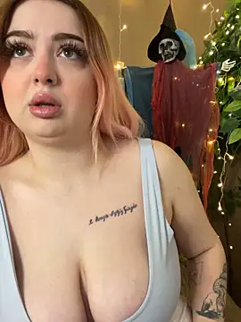 KellyMoors online show from 11/06/25, 01:39