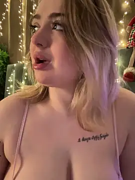 KellyMoors online show from 12/19/25, 01:45