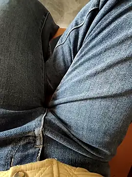 Lili 2love online show from 12/15/25, 02:05