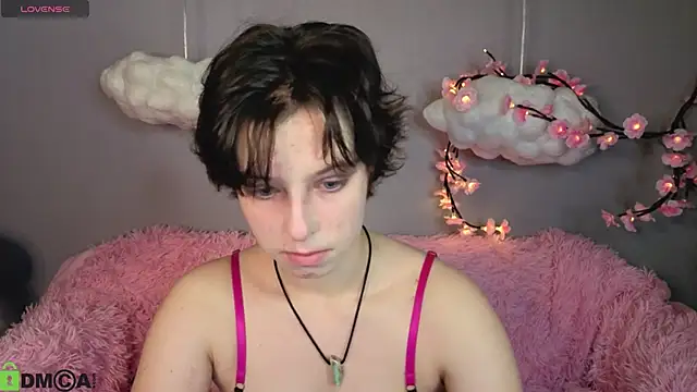 Sara Frayer online show from 02/19/26, 01:01