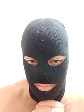 Snapshot of LATINOBOY_ chatting on 10/11/25, 07:18 LATINOBOY online show from 10/11/25, 07:18