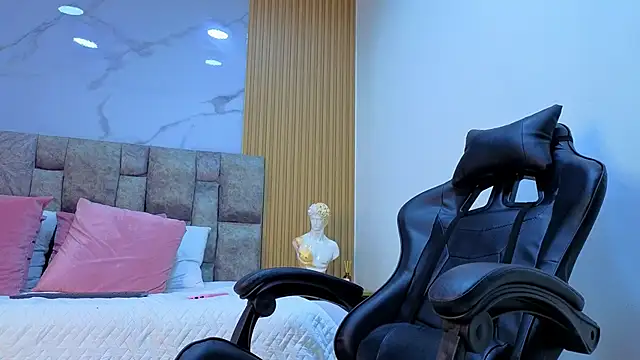 angel  kiss online show from 10/30/25, 12:17