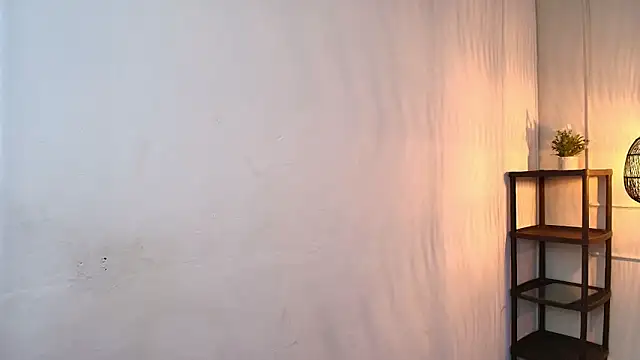 Nikki Vesper online show from 11/05/25, 12:05