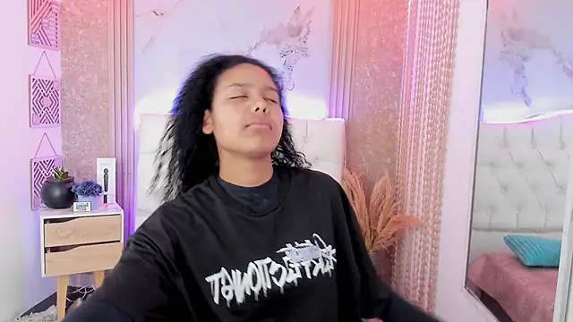 AriaVega online show from 02/11/26, 12:54