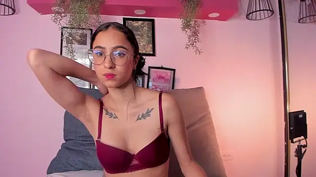 Alana Martinez  online show from 12/20/25, 01:18