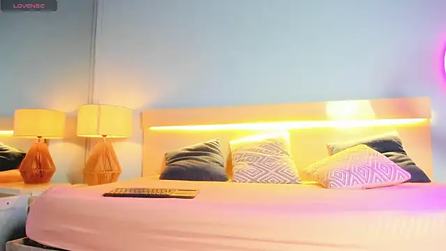 susygonzalez online show from 10/17/25, 04:48