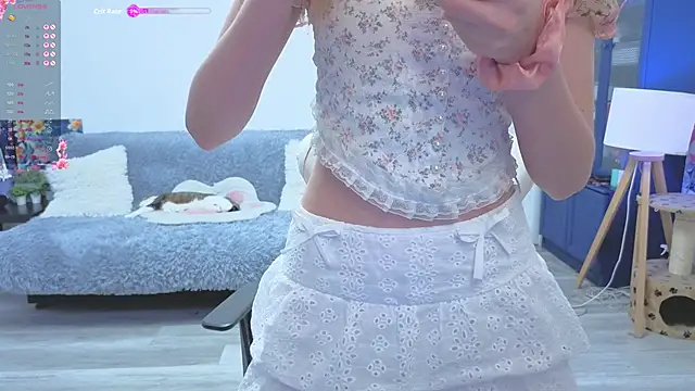 xAlisontiny online show from 12/01/25, 10:59