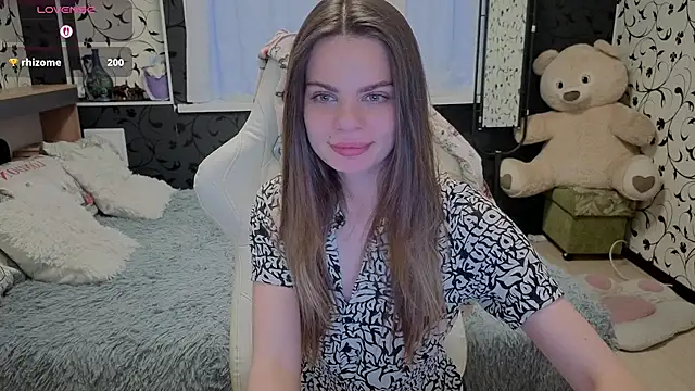 Snapshot of xAlisontiny chatting on 06/14/26, 02:24 xAlisontiny online show from 06/14/26, 02:24