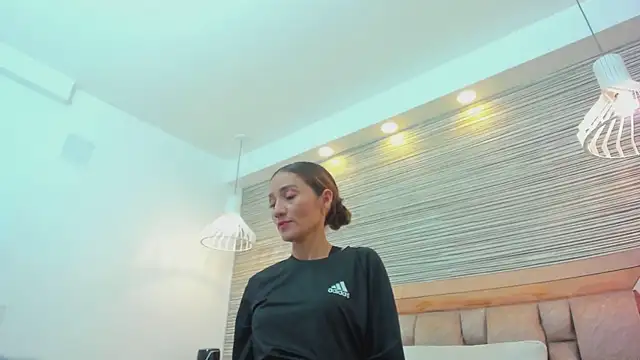 isaa stone online show from 10/23/25, 06:17